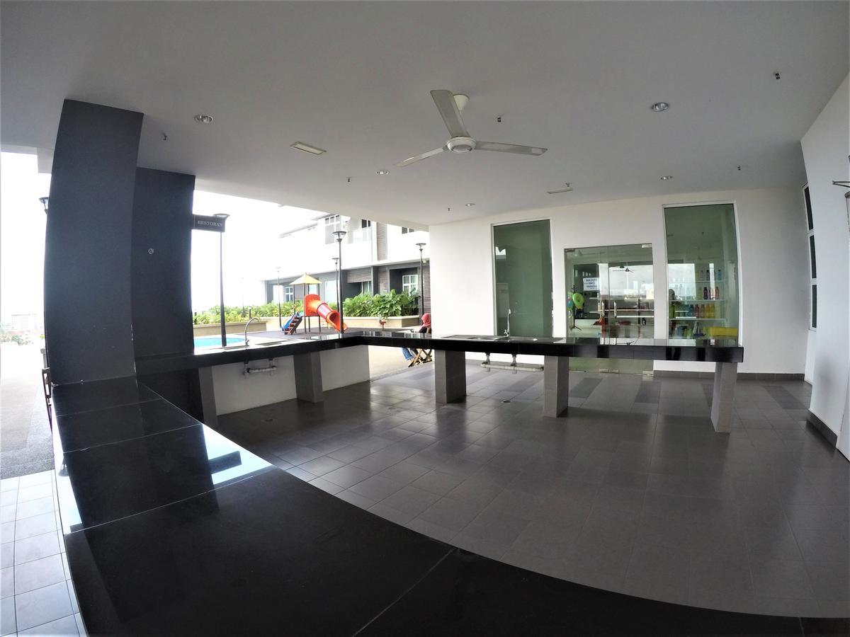 Zulanie Family Studio At D'Perdana Apartment, Spacious And Cozy With Pool, Free Wifi & Netflix Kota Bharu Eksteriør bilde